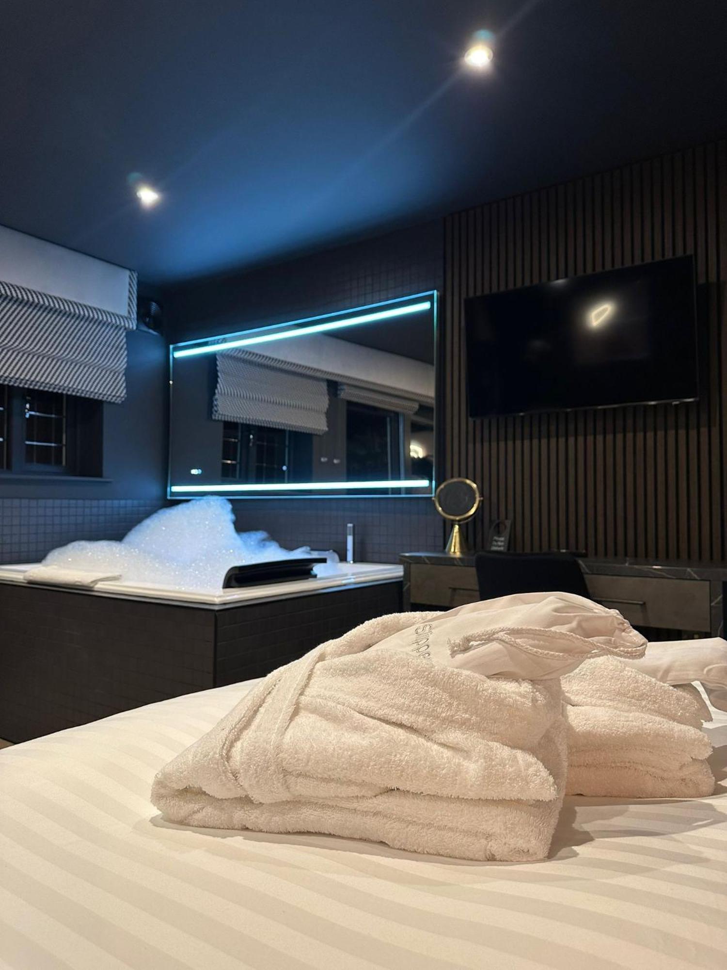 Secret Suites Λάνκαστερ Εξωτερικό φωτογραφία